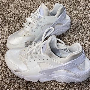 White huaraches  8🤩